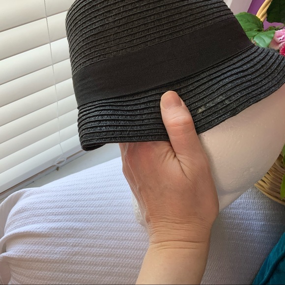 Black 2000s Hat - Picture 3 of 4